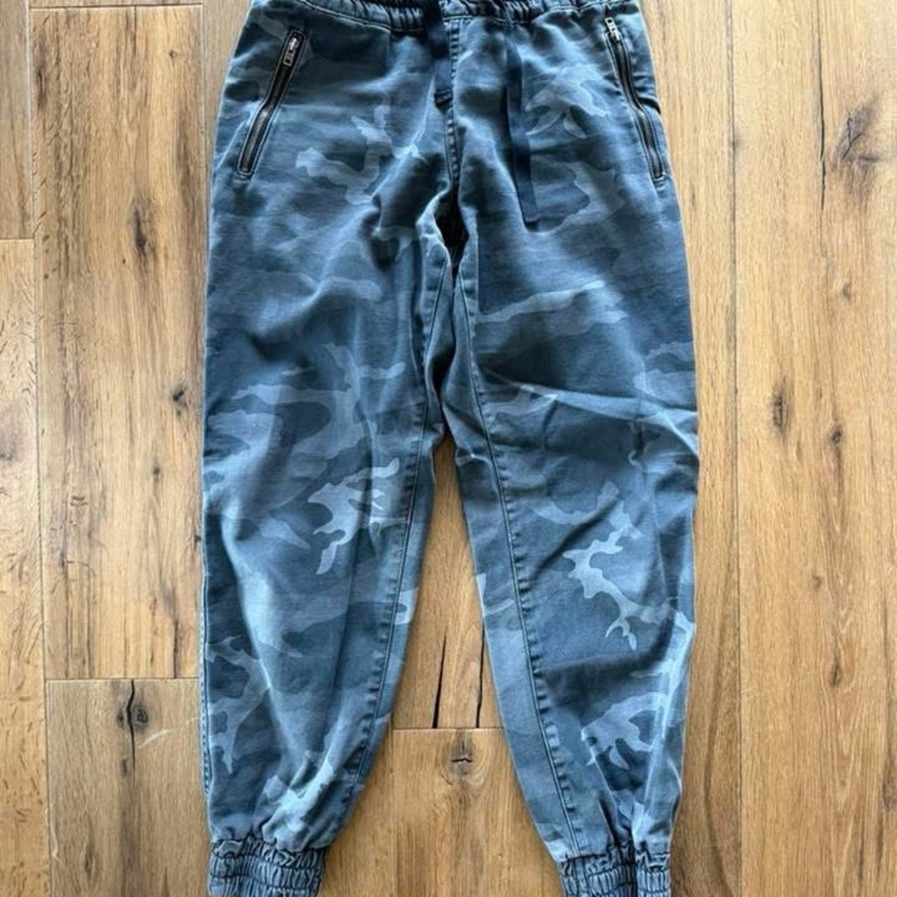 Artizia/ TNA Camo Joggers